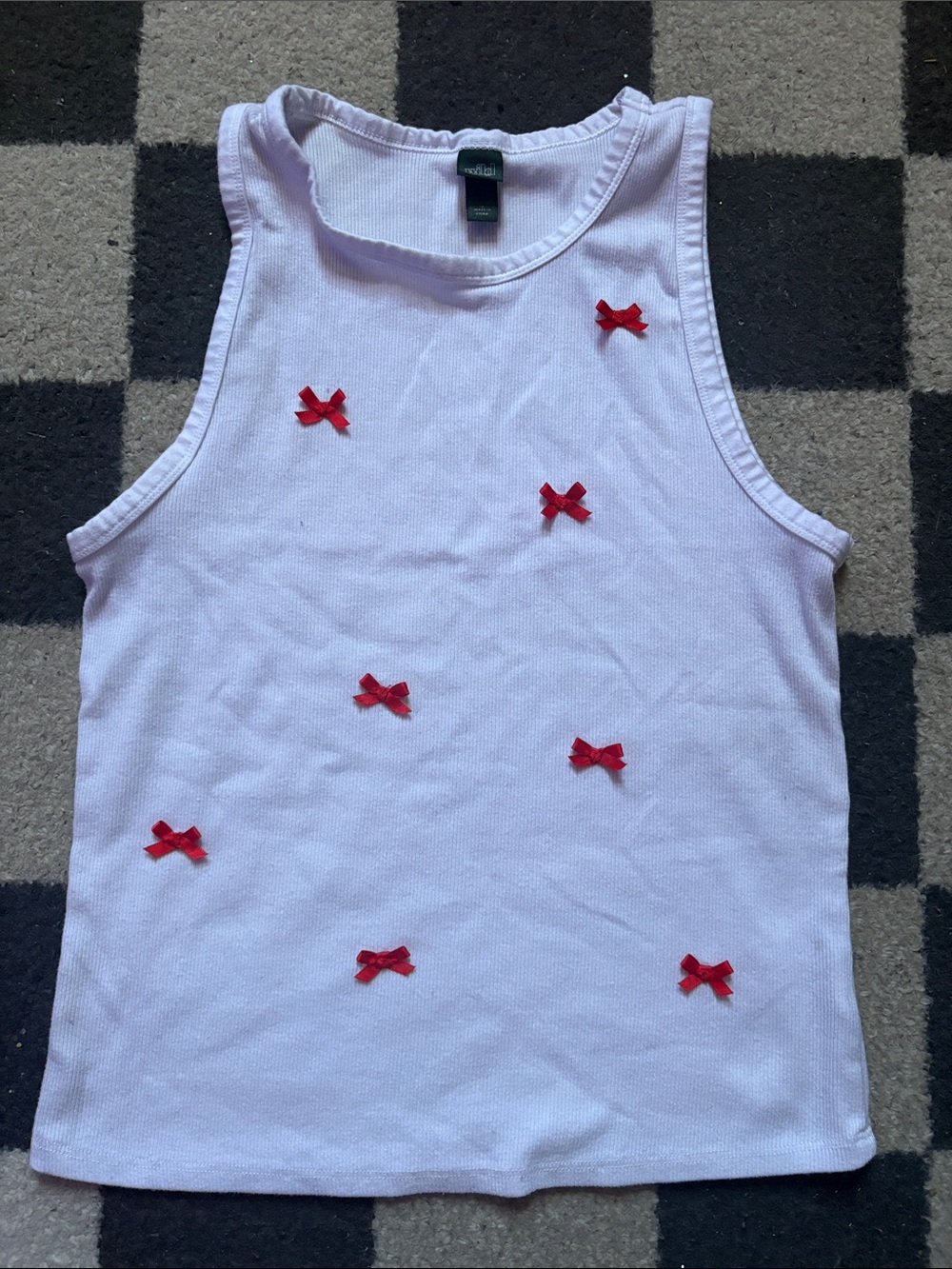 White Tank with Red Bows
